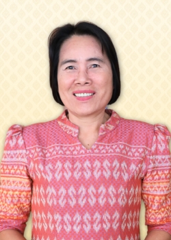 นางสาวเพ็ญโฉม สีแสด พัฒนาการอำเภอชุมพวง