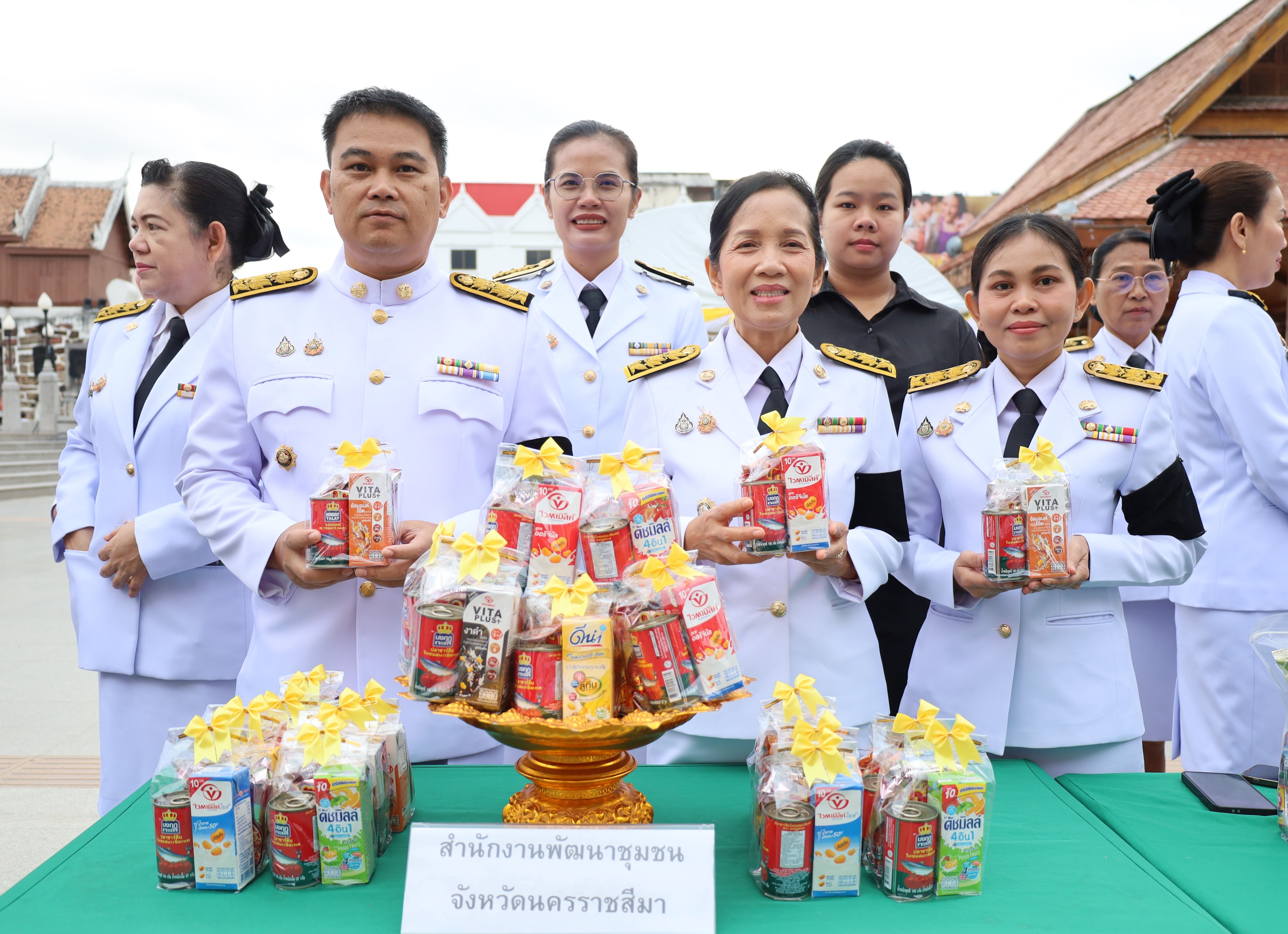 พช.โคราช ร่วมพิธีเจริญพระพุทธมนต์และทำบุญตักบาตรถวายพระราชกุศล เนื่องในวันคล้ายวันพระบรมราชสมภพ พระบาทสมเด็จพระบรมชนกาธิเบศร มหาภูมิพลอดุยเดชมหาราช บรมนาถบพิตร วันชาติ และวันพ่อแห่งชาติ 5 ธันวาคม 2568