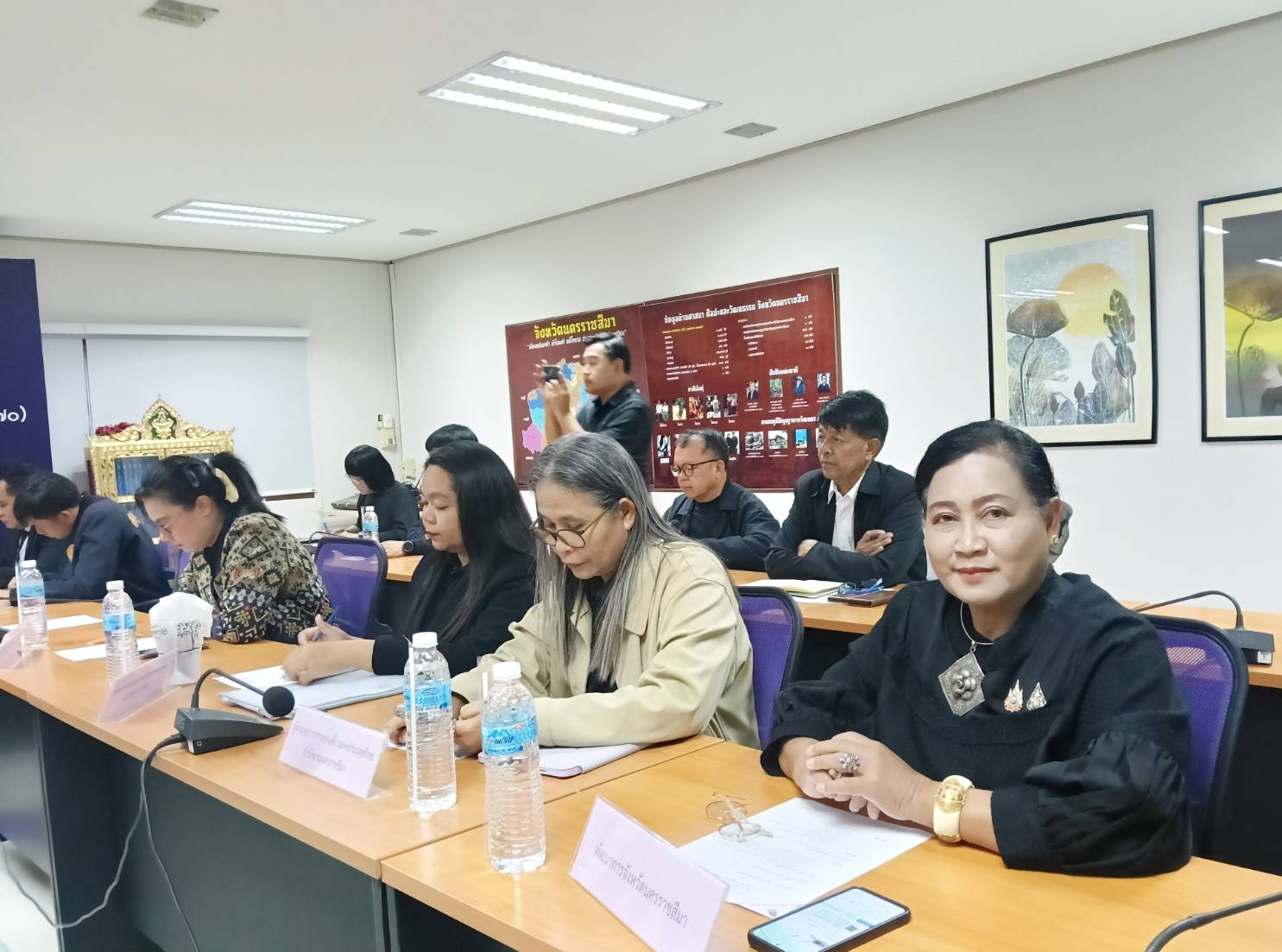 พช.โคราช ร่วมประชุมกำหนดแนวทาง "ทำบุญตักบาตรทุกวันพุธ" ตามนโยบายผู้ว่าฯ เตรียมส่งเสริมการจำหน่ายสินค้าชุมชนและผ้าไทย