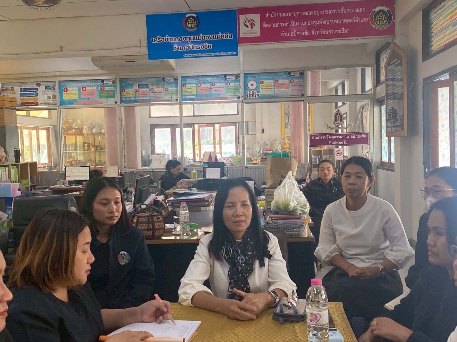 พช.โคราช ลงพื้นที่อำเภอปักธงชัย ติดตามสนับสนุนการดำเนินงาน ปี 69 พร้อมมอบนโยบายผนึก “1+11 KORAT AGENDA” และ “5+1 ประเด็นเน้นย้ำกรมฯ” มุ่งเป้า "บริหารงบฯ แม่นยำ-งานสัมฤทธิผล" 