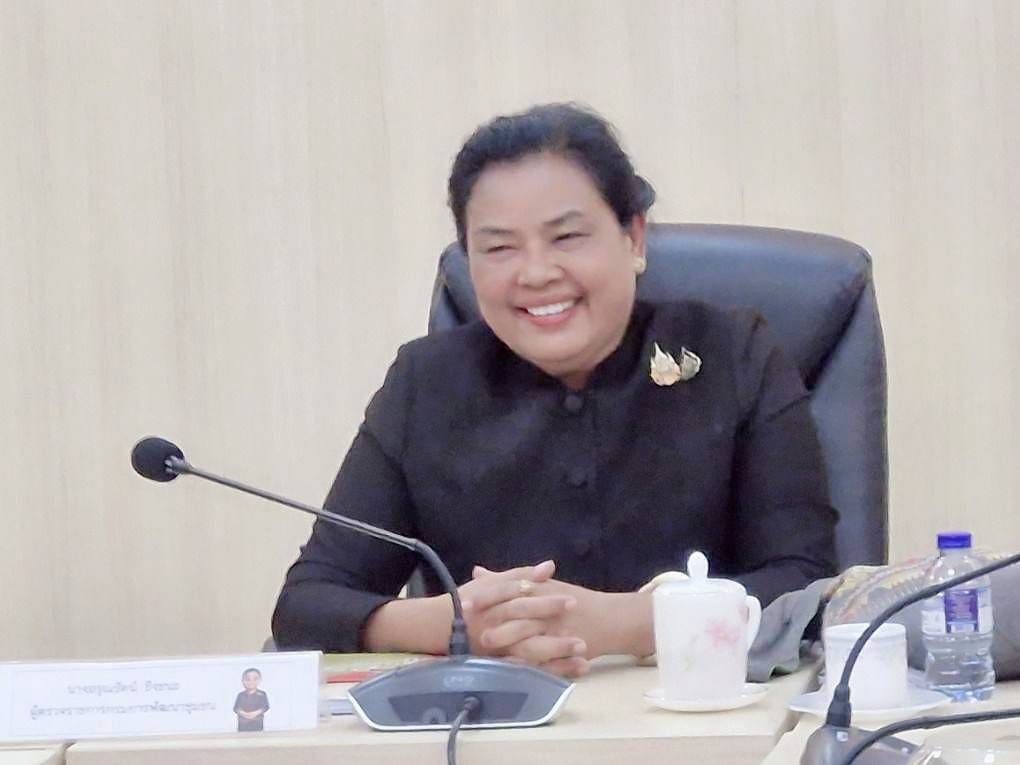 ผู้ตรวจราชการ พช. ลงพื้นที่ด่านขุนทด ติดตามขับเคลื่อนงานพัฒนาชุมชน ชูอัตลักษณ์ผ้าถิ่น-หนุนกองทุนสตรีสร้างรายได้ยั่งยืน"