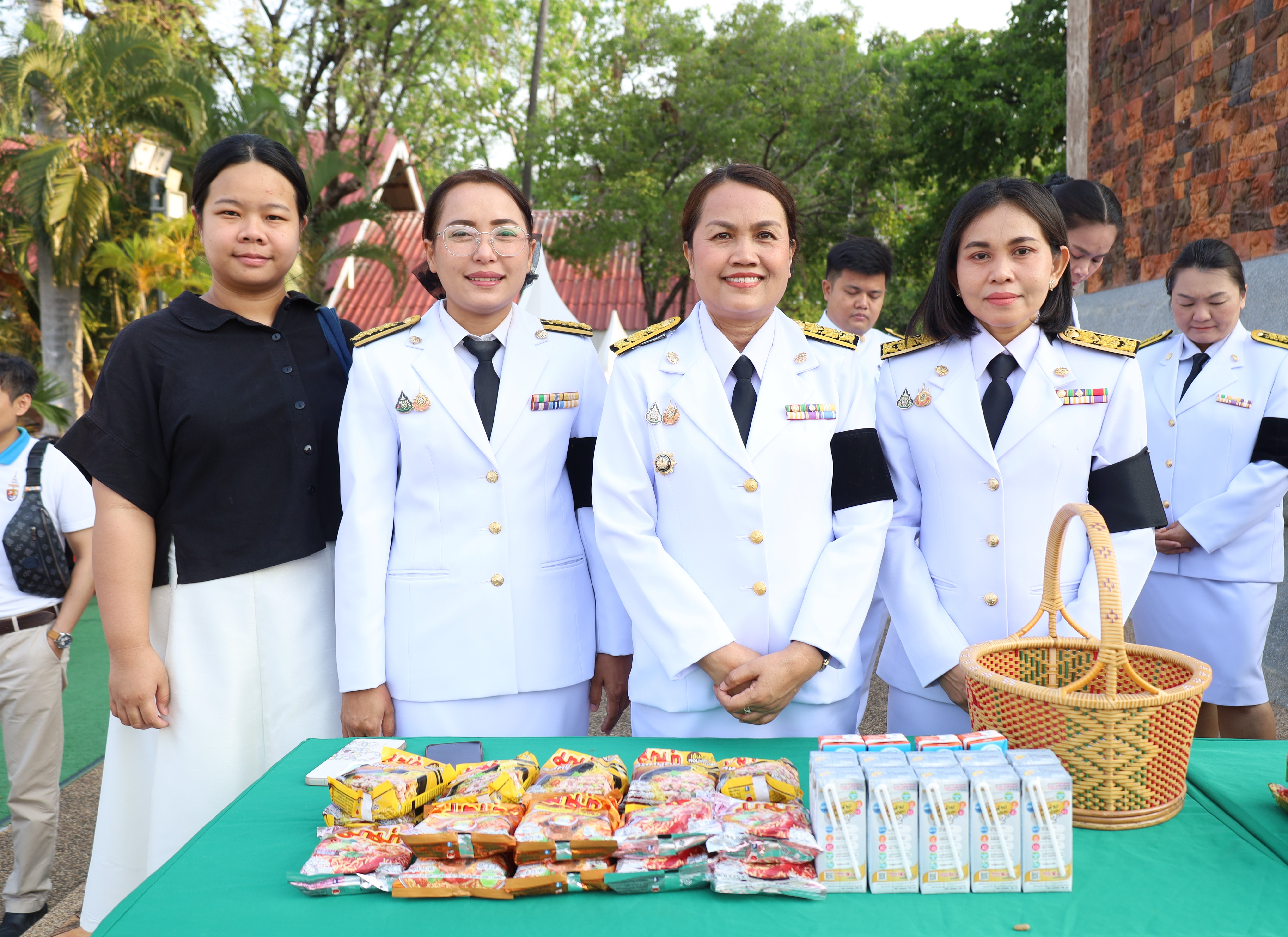 พช.โคราช ร่วมพิธีเจริญพระพุทธมนต์และทำบุญตักบาตรถวายพระราชกุศล เนื่องในวันที่ระลึกพระบาทสมเด็จพระนั่งเกล้าเจ้าอยู่หัว พระมหาเจษฎาราชเจ้า และวันข้าราชการพลเรือน ประจำปี 2569