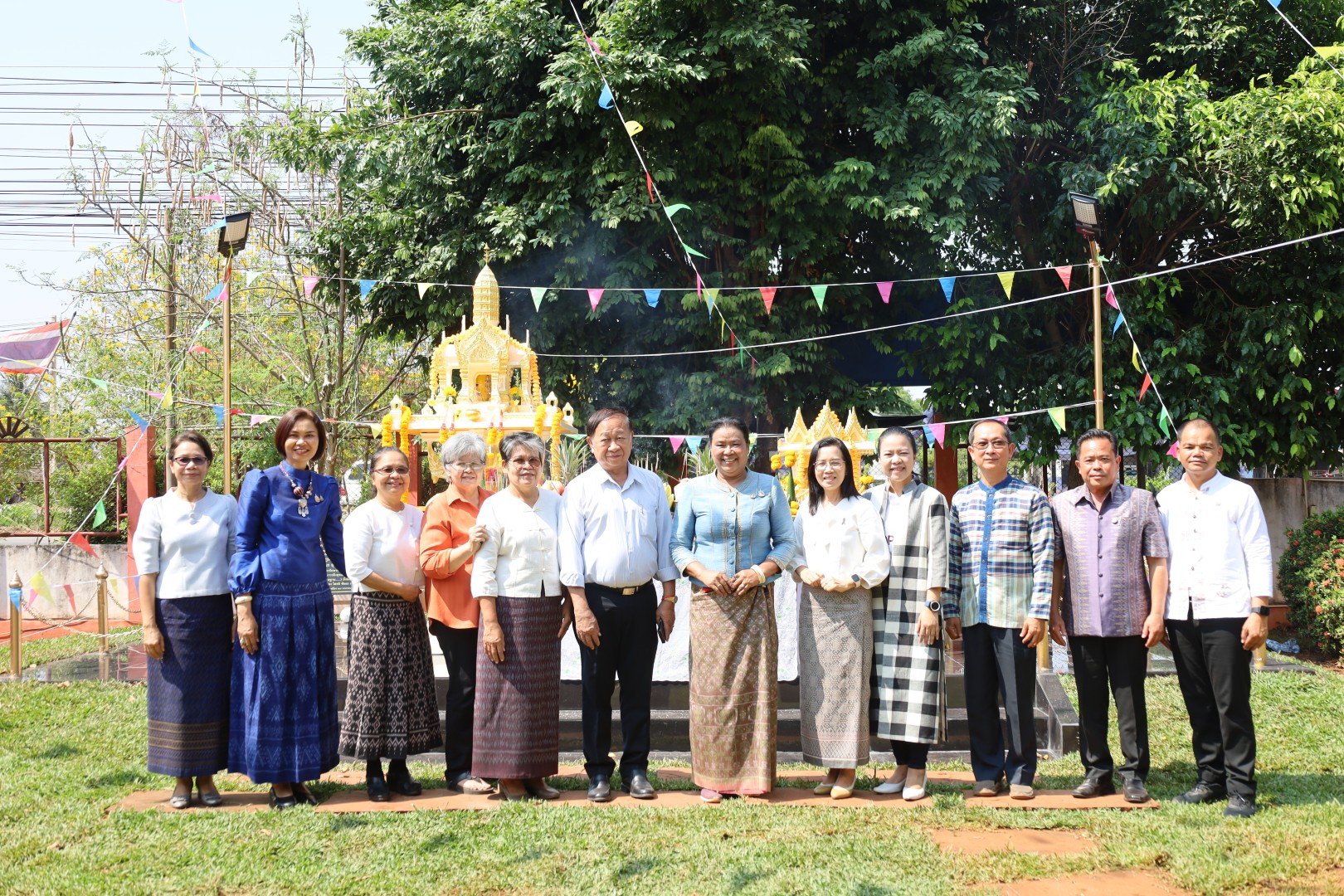 พช.โคราช ร่วมพิธีบวงสรวงตั้งศาลพระภูมิและศาลตายาย ศพช.นครราชสีมา ศูนย์รวมใจชาวพัฒนาชุมชน เพื่อความเป็นสิริมงคล