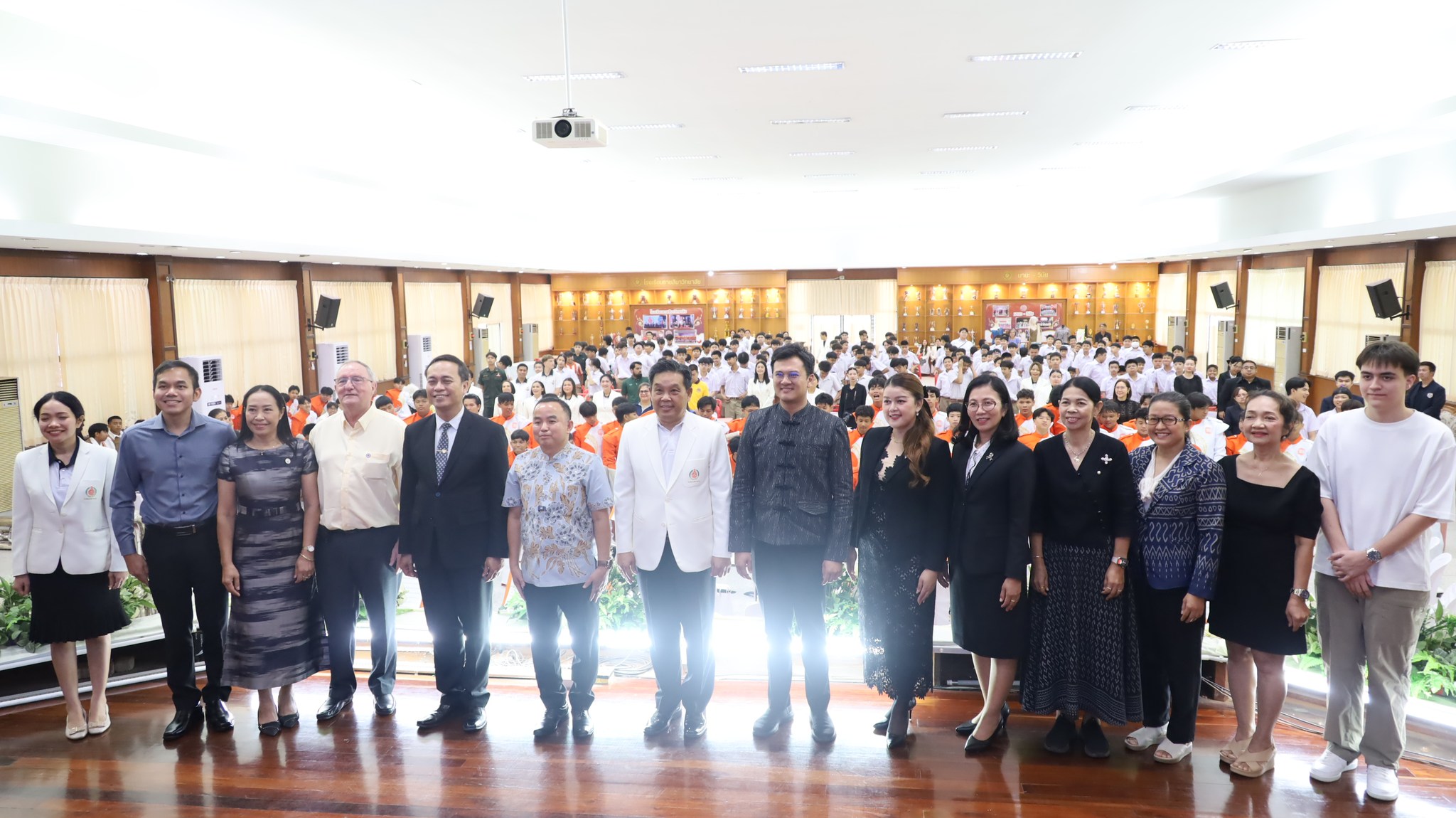 พช.โคราช ร่วมเป็นเกียรติงานฉายภาพยนตร์สารคดีระดับโลก “Destination Francophonie en Thaïlande” ดันภูมิปัญญาผ้าไหมมัดหมี่และเสน่ห์วิถีถิ่นอีสานสู่สายตานานาชาติ