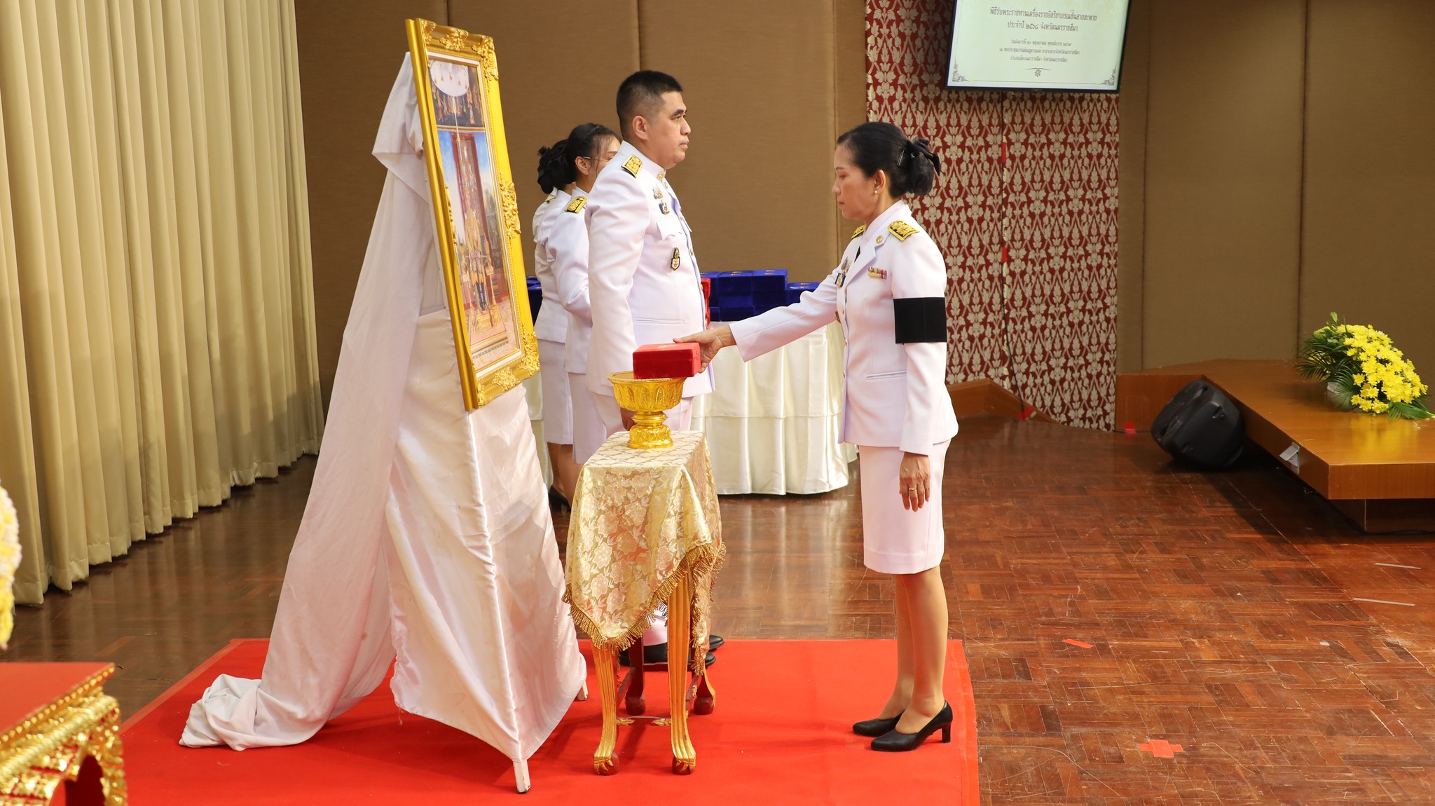 พช.โคราช ร่วมพิธีรับมอบเครื่องราชอิสริยาภรณ์ชั้นสายสะพาย ประจำปี 2568 เชิดชูเกียรติข้าราชการผู้ทำคุณประโยชน์แก่แผ่นดิน