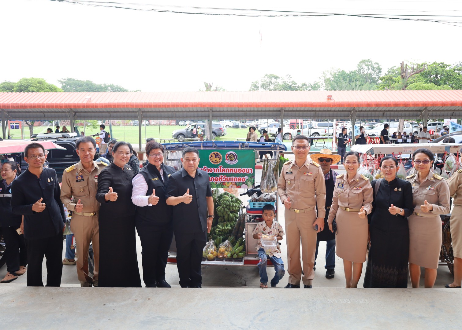 รองอธิบดี พช. ลงพื้นที่โคราช รับมอบนโยบาย มท.2 เตรียมผลักดันผลิตภัณฑ์ชุมชนและทุเรียนโคราชสู่ตลาดระดับประเทศ