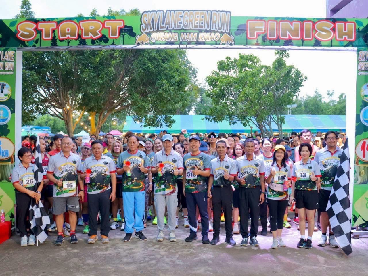 พช.โคราช ร่วมเปิดงานวิ่ง Sky Lane Green Run @วังน้ำเขียว หนุนช่องทางจำหน่าย OTOP รับนักวิ่งกว่า 1,500 คน กระตุ้นเศรษฐกิจชุมชน
