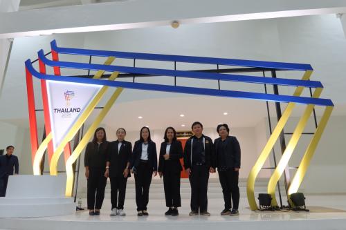 พช.โคราช ร่วมชมพิธีปิดการแข่งขันกีฬาอาเซียนพาราเกมส์ ครั้งที่ 13 ส่งไม้ต่อเจ้าภาพ “มาเลเซีย” พร้อมโชว์อัตลักษณ์ “อีสานม่วน” อย่างยิ่งใหญ่..สู่สายตาอาเซียน