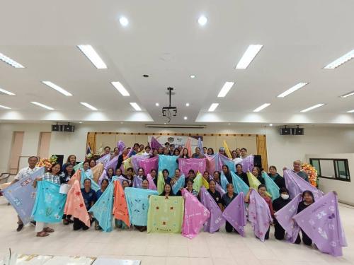 พช.โคราช ปิดการฝึกอบรม หลักสูตร “การทำผ้าบาติกและการเขียนเทียน” รุ่นที่ 1