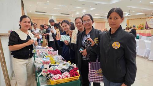 พช.โคราช เดินหน้าต่อเนื่อง! ขับเคลื่อน “แปรรูปผลิตภัณฑ์จากผ้า รุ่นที่ 2” เสริมทักษะผู้ประกอบการ สร้างมูลค่าเพิ่มจากผ้าอัตลักษณ์ สู่ผลิตภัณฑ์สร้างรายได้ชุมชน