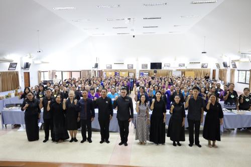 ผู้ว่าฯ โคราช หนุนสตรีขับเคลื่อนเศรษฐกิจชุมชน! เปิดโครงการเสริมสร้างศักยภาพสตรีโคราช สานพลังยกระดับผลิตภัณฑ์ชุมชนเข้าสู่ช่องทางการตลาด รุ่นที่ 4 - 5 รับมหกรรมพืชสวนโลก (Korat Expo 2029)