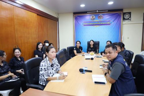 พช.โคราช ประชุมติดตามงานมอบหมายภารกิจประจำสัปดาห์ พร้อมรับฟังผลงานวิจัยนักศึกษาฝึกประสบการณ์