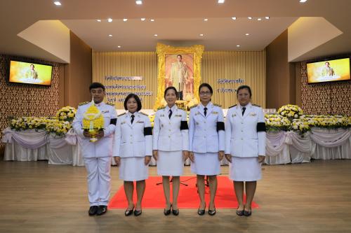 พช.โคราช ร่วมพิธีวางพานพุ่มดอกไม้ถวายราชสักการะ เบื้องหน้าพระบรมฉายาลักษณ์ พระบาทสมเด็จพระบรมชนกาธิเบศร มหาภูมิพลอดุลยเดชมหาราช บรมนาถบพิตร เนื่องในวันคล้ายวันพระบรมราชสมภพ วันชาติ และวันพ่อแห่งชาติ (5 ธันวาคม 2568)